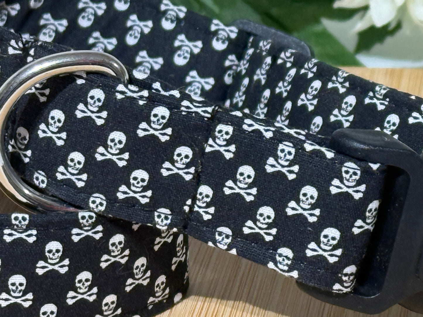 Dog Collar - black fabric with white skull and crossbone size M 14”-18” x 1” wide